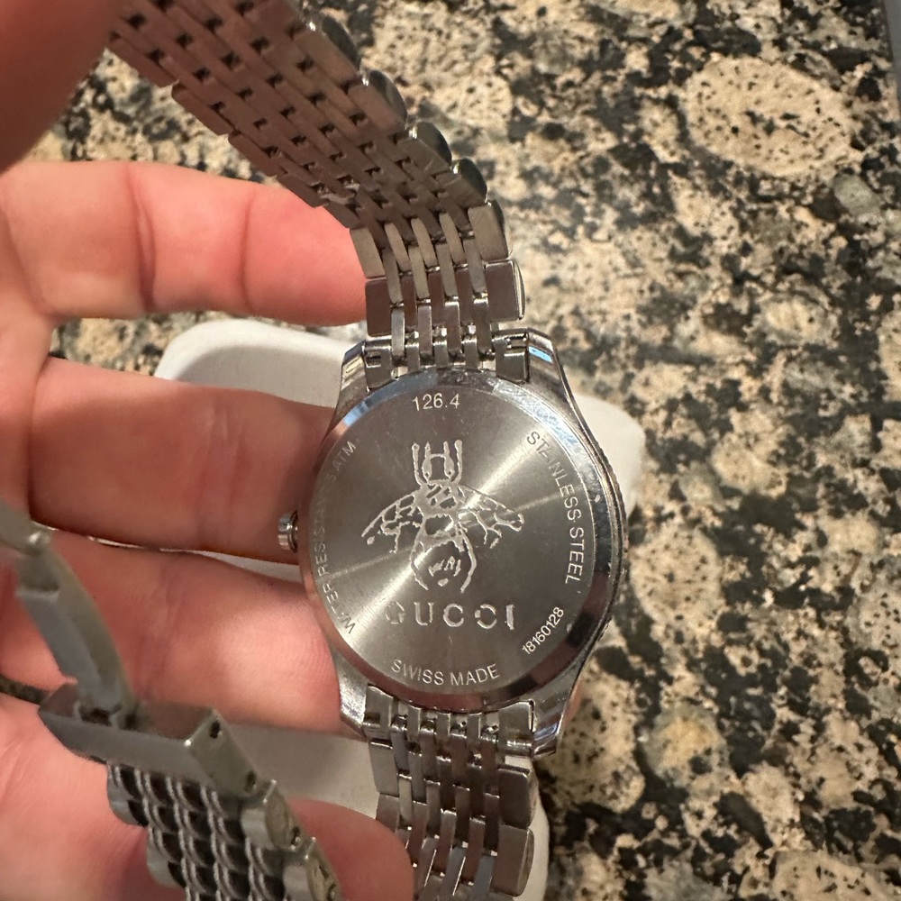 Gucci Timeless Watch - Picture 5 of 5